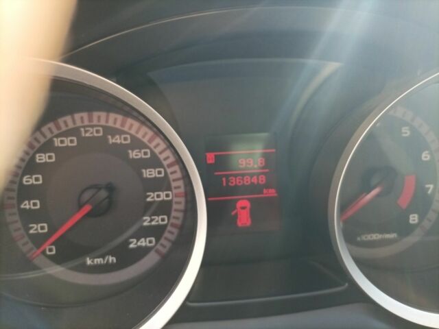 Желтый Мицубиси Лансер, объемом двигателя 2 л и пробегом 137 тыс. км за 7300 $, фото 7 на Automoto.ua