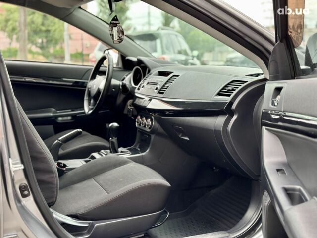 Серый Мицубиси Лансер, объемом двигателя 0 л и пробегом 154 тыс. км за 7600 $, фото 11 на Automoto.ua