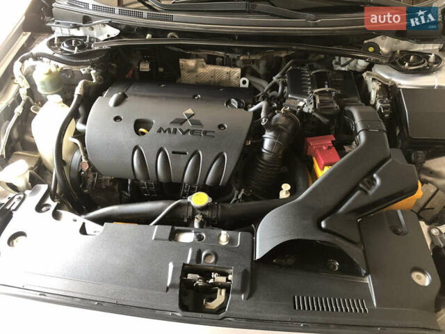 Серый Мицубиси Лансер, объемом двигателя 1.8 л и пробегом 120 тыс. км за 8000 $, фото 15 на Automoto.ua