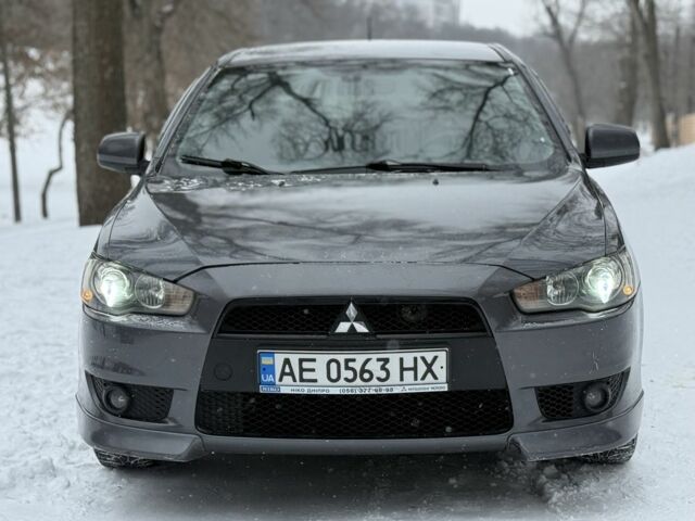 Серый Мицубиси Лансер, объемом двигателя 1.8 л и пробегом 240 тыс. км за 6000 $, фото 2 на Automoto.ua