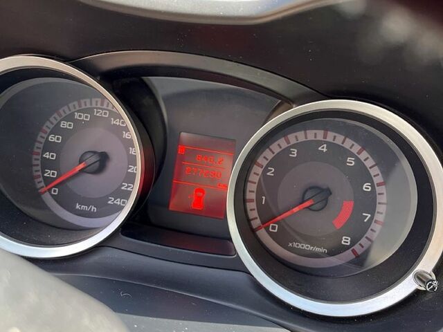 Сірий Міцубісі Lancer, об'ємом двигуна 1.8 л та пробігом 277 тис. км за 6500 $, фото 4 на Automoto.ua