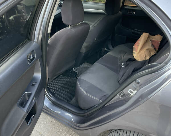 Міцубісі Lancer 2009 у Львові на Automoto.ua Сірий Міцубісі Lancer, об'ємом двигуна 2 л та пробігом 268 тис. км за 5900 $, фото 11 на Automoto.ua