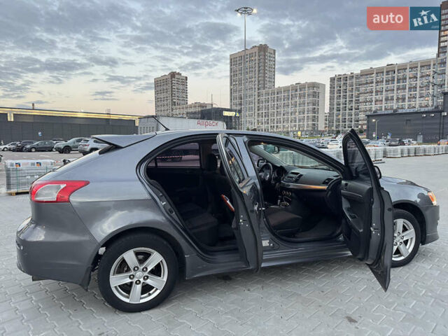 Серый Мицубиси Лансер, объемом двигателя 1.8 л и пробегом 248 тыс. км за 6400 $, фото 13 на Automoto.ua