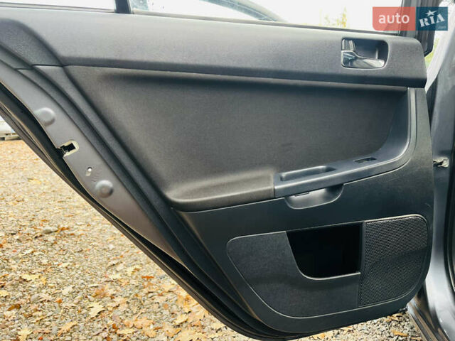 Сірий Міцубісі Lancer, об'ємом двигуна 0 л та пробігом 189 тис. км за 6500 $, фото 15 на Automoto.ua