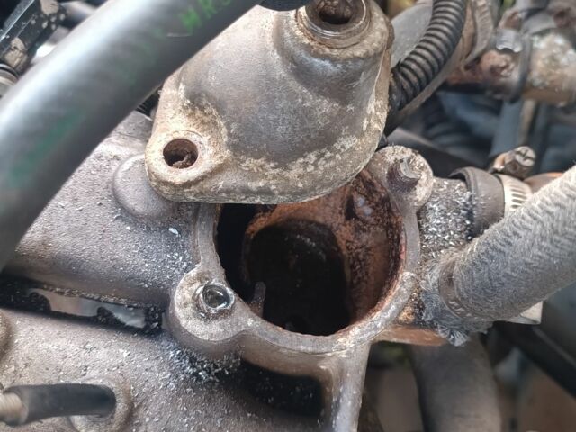 Серый Мицубиси Лансер, объемом двигателя 1.5 л и пробегом 450 тыс. км за 550 $, фото 3 на Automoto.ua