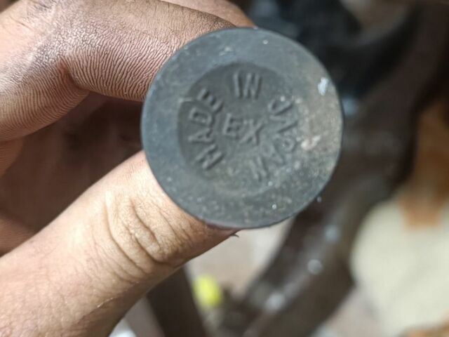 Серый Мицубиси Лансер, объемом двигателя 1.5 л и пробегом 450 тыс. км за 550 $, фото 7 на Automoto.ua