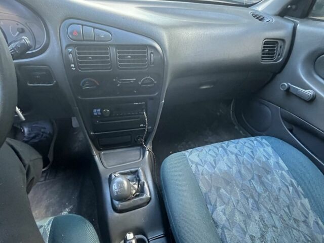 Сірий Міцубісі Lancer, об'ємом двигуна 1.3 л та пробігом 184 тис. км за 1000 $, фото 1 на Automoto.ua