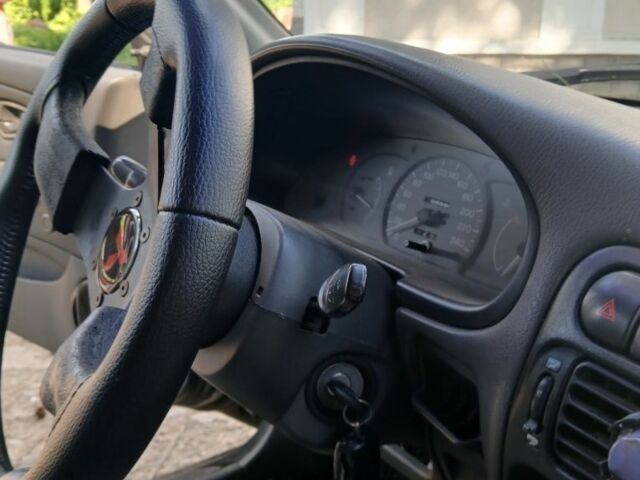 Серый Мицубиси Лансер, объемом двигателя 0 л и пробегом 111 тыс. км за 57000 $, фото 18 на Automoto.ua