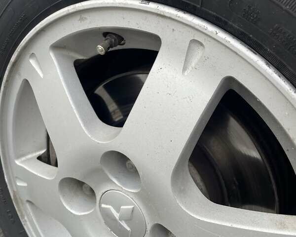 Сірий Міцубісі Lancer, об'ємом двигуна 1.6 л та пробігом 343 тис. км за 3850 $, фото 10 на Automoto.ua