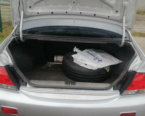 Міцубісі Lancer 2004 у Харкові на Automoto.ua Сірий Міцубісі Lancer, об'ємом двигуна 1.58 л та пробігом 248 тис. км за 3550 $, фото 4 на Automoto.ua