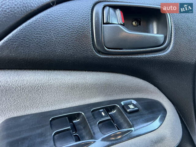 Серый Мицубиси Лансер, объемом двигателя 1.6 л и пробегом 320 тыс. км за 3650 $, фото 35 на Automoto.ua