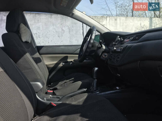 Мицубиси Лансер 2004 в Днепре (Днепропетровске) на Automoto.ua Серый Мицубиси Лансер, объемом двигателя 1.59 л и пробегом 294 тыс. км за 4699 $, фото 8 на Automoto.ua