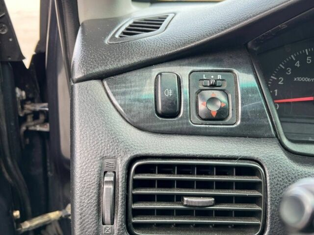 Серый Мицубиси Лансер, объемом двигателя 1.6 л и пробегом 490 тыс. км за 1799 $, фото 11 на Automoto.ua