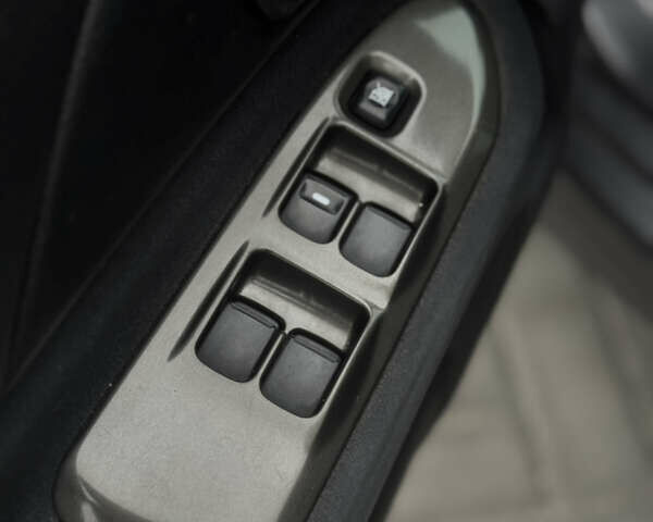 Серый Мицубиси Лансер, объемом двигателя 1.58 л и пробегом 237 тыс. км за 2999 $, фото 12 на Automoto.ua