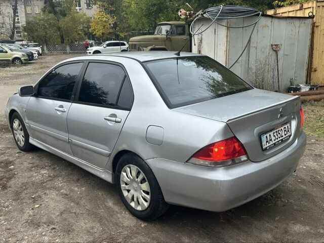 Мицубиси Лансер 2005 в Киеве на Automoto.ua Серый Мицубиси Лансер, объемом двигателя 1.6 л и пробегом 340 тыс. км за 2499 $, фото 2 на Automoto.ua