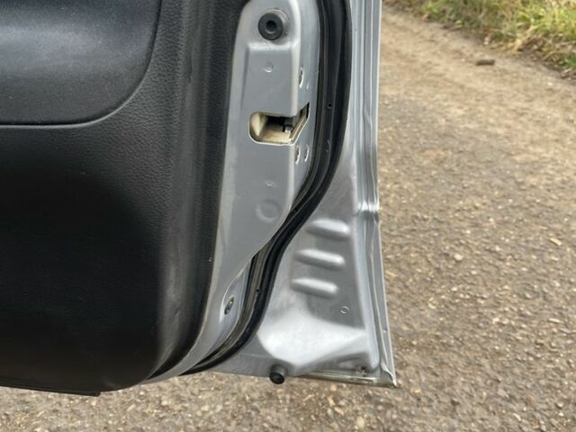 Міцубісі Lancer 2005 у Чернівцях на Automoto.ua Сірий Міцубісі Lancer, об'ємом двигуна 1.6 л та пробігом 319 тис. км за 2450 $, фото 3 на Automoto.ua