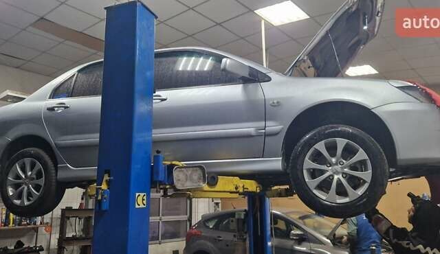 Сірий Міцубісі Lancer, об'ємом двигуна 1.58 л та пробігом 250 тис. км за 5000 $, фото 6 на Automoto.ua