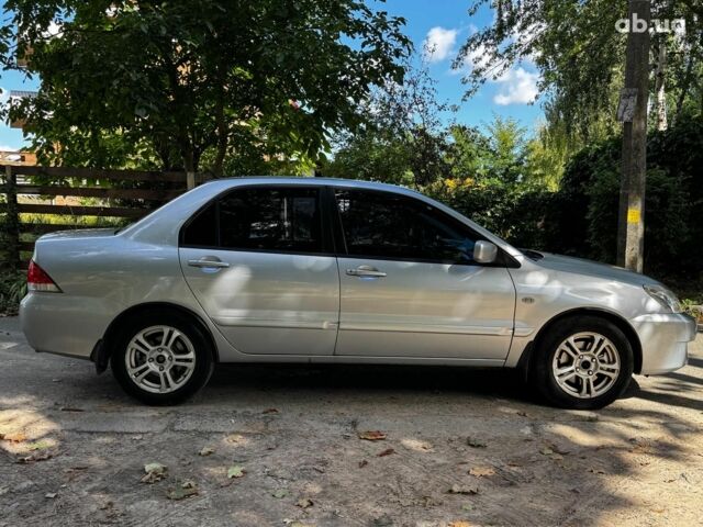 Мицубиси Лансер 2005 в Киеве на Automoto.ua Серый Мицубиси Лансер, объемом двигателя 1.6 л и пробегом 196 тыс. км за 4490 $, фото 5 на Automoto.ua