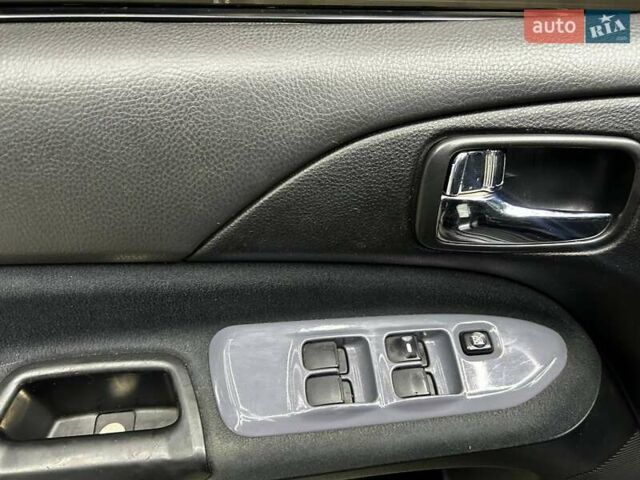 Серый Мицубиси Лансер, объемом двигателя 1.58 л и пробегом 300 тыс. км за 4600 $, фото 8 на Automoto.ua