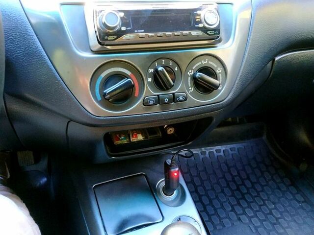 Серый Мицубиси Лансер, объемом двигателя 1.6 л и пробегом 177 тыс. км за 4000 $, фото 2 на Automoto.ua