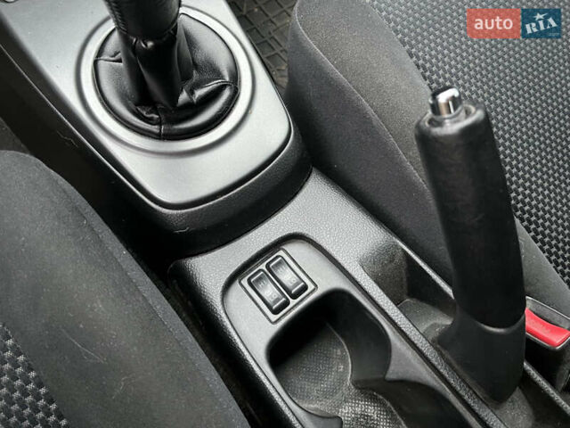 Сірий Міцубісі Lancer, об'ємом двигуна 1.58 л та пробігом 308 тис. км за 3700 $, фото 21 на Automoto.ua