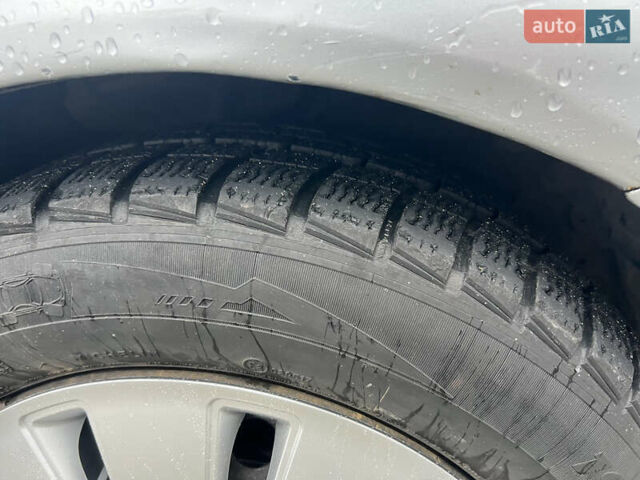 Серый Мицубиси Лансер, объемом двигателя 1.58 л и пробегом 333 тыс. км за 2600 $, фото 14 на Automoto.ua