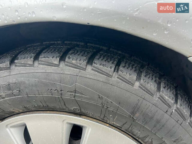 Серый Мицубиси Лансер, объемом двигателя 1.58 л и пробегом 333 тыс. км за 2800 $, фото 14 на Automoto.ua