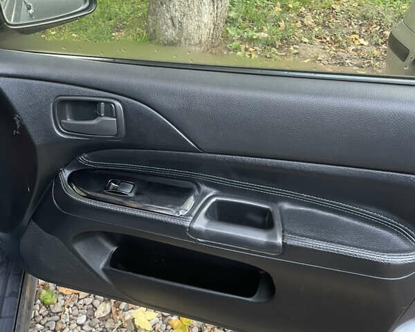 Сірий Міцубісі Lancer, об'ємом двигуна 1.6 л та пробігом 244 тис. км за 2999 $, фото 17 на Automoto.ua