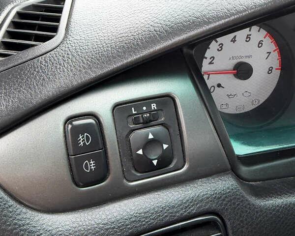 Міцубісі Lancer 2006 у Житомирі на Automoto.ua Сірий Міцубісі Lancer, об'ємом двигуна 1.58 л та пробігом 195 тис. км за 4999 $, фото 19 на Automoto.ua
