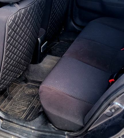 Серый Мицубиси Лансер, объемом двигателя 1.6 л и пробегом 275 тыс. км за 4700 $, фото 5 на Automoto.ua