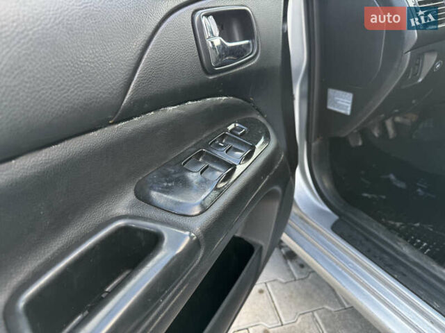 Сірий Міцубісі Lancer, об'ємом двигуна 1.58 л та пробігом 333 тис. км за 2700 $, фото 10 на Automoto.ua