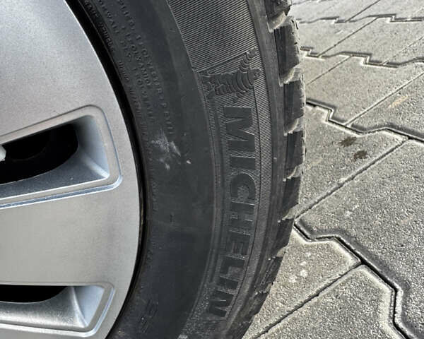 Серый Мицубиси Лансер, объемом двигателя 1.6 л и пробегом 333 тыс. км за 2600 $, фото 17 на Automoto.ua