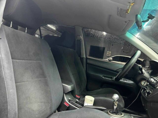 Серый Мицубиси Лансер, объемом двигателя 1.6 л и пробегом 300 тыс. км за 4600 $, фото 11 на Automoto.ua