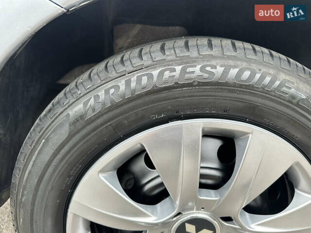 Серый Мицубиси Лансер, объемом двигателя 1.58 л и пробегом 183 тыс. км за 4800 $, фото 29 на Automoto.ua