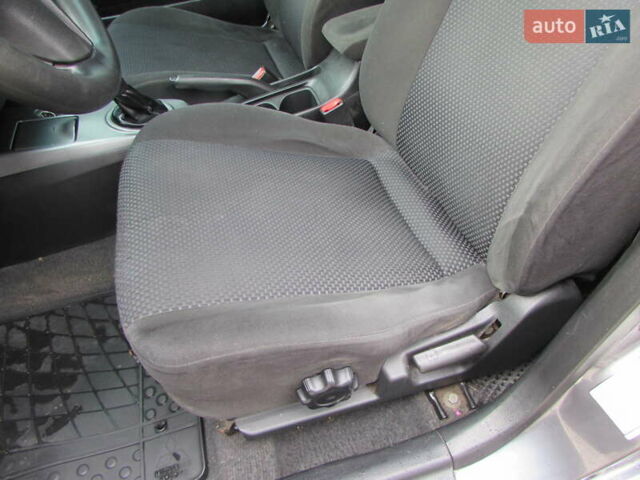 Серый Мицубиси Лансер, объемом двигателя 1.58 л и пробегом 300 тыс. км за 3600 $, фото 7 на Automoto.ua