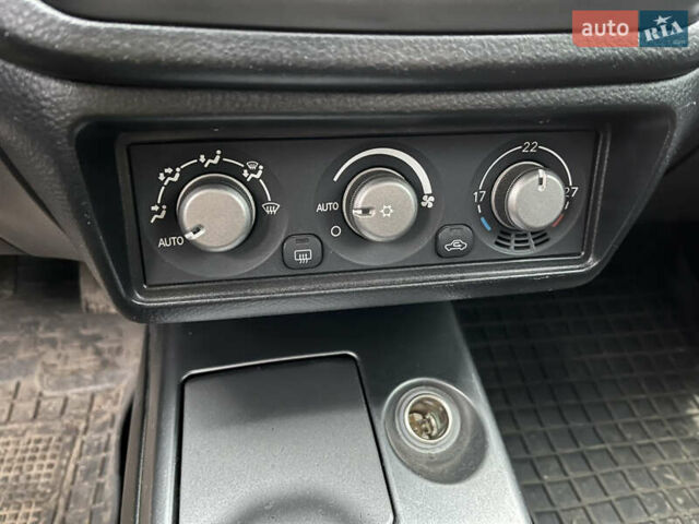 Сірий Міцубісі Lancer, об'ємом двигуна 1.58 л та пробігом 308 тис. км за 3700 $, фото 20 на Automoto.ua