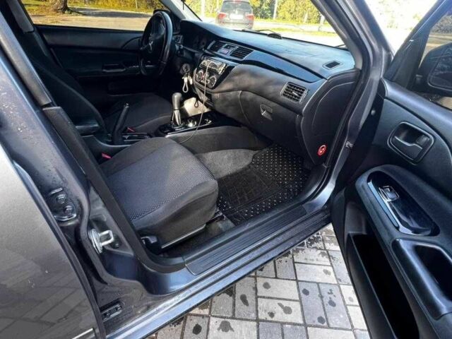 Сірий Міцубісі Lancer, об'ємом двигуна 0 л та пробігом 279 тис. км за 3700 $, фото 6 на Automoto.ua