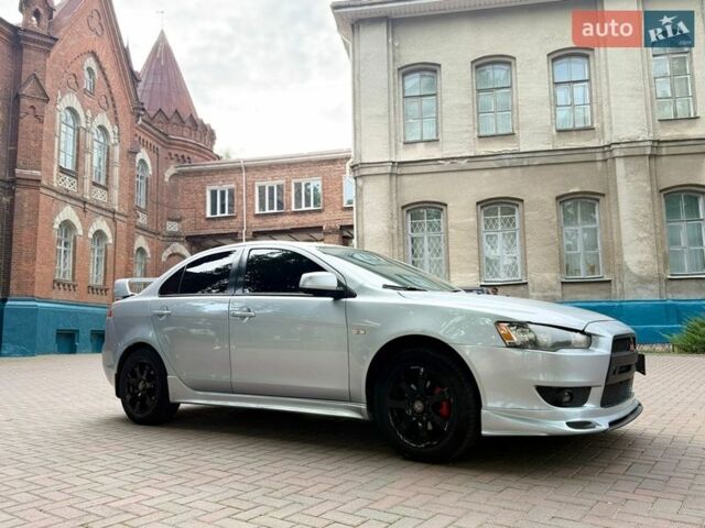 Сірий Міцубісі Lancer, об'ємом двигуна 2 л та пробігом 250 тис. км за 5600 $, фото 1 на Automoto.ua