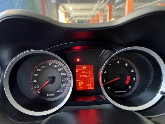 Сірий Міцубісі Lancer, об'ємом двигуна 2 л та пробігом 197 тис. км за 6200 $, фото 4 на Automoto.ua