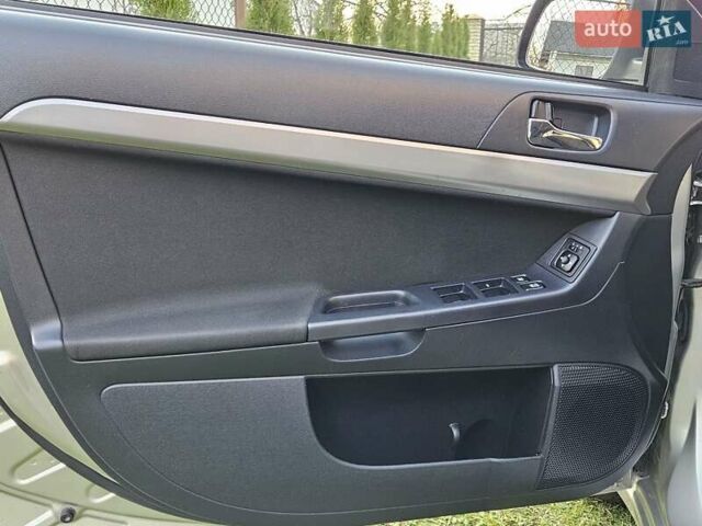 Серый Мицубиси Лансер, объемом двигателя 2 л и пробегом 282 тыс. км за 5450 $, фото 54 на Automoto.ua