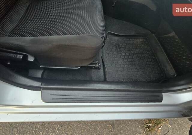 Сірий Міцубісі Lancer, об'ємом двигуна 1.6 л та пробігом 213 тис. км за 3600 $, фото 39 на Automoto.ua