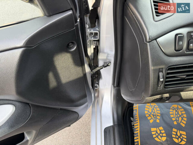 Серый Мицубиси Лансер, объемом двигателя 1.3 л и пробегом 160 тыс. км за 5555 $, фото 37 на Automoto.ua