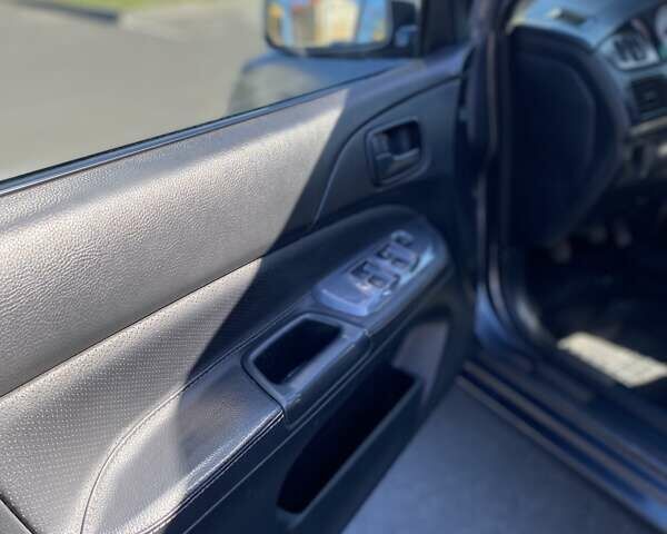 Сірий Міцубісі Lancer, об'ємом двигуна 1.6 л та пробігом 293 тис. км за 5000 $, фото 15 на Automoto.ua