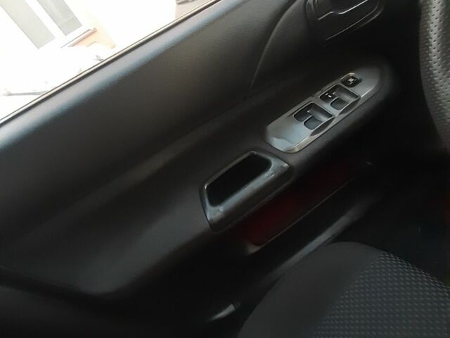 Сірий Міцубісі Lancer, об'ємом двигуна 1.5 л та пробігом 176 тис. км за 2850 $, фото 4 на Automoto.ua