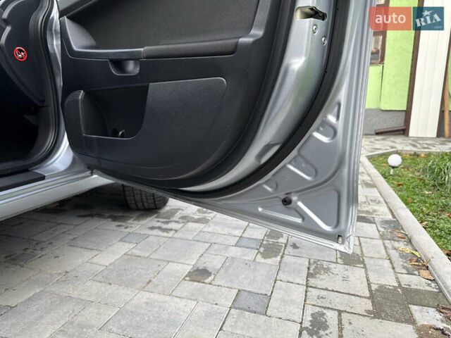 Міцубісі Lancer 2007 у Житомирі на Automoto.ua Сірий Міцубісі Lancer, об'ємом двигуна 1.5 л та пробігом 195 тис. км за 5700 $, фото 64 на Automoto.ua