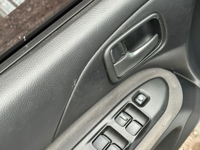 Серый Мицубиси Лансер, объемом двигателя 1.6 л и пробегом 280 тыс. км за 4600 $, фото 8 на Automoto.ua