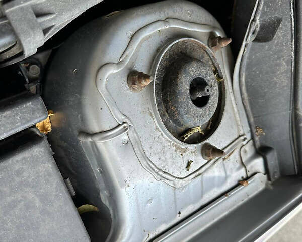 Сірий Міцубісі Lancer, об'ємом двигуна 1.58 л та пробігом 181 тис. км за 5699 $, фото 37 на Automoto.ua