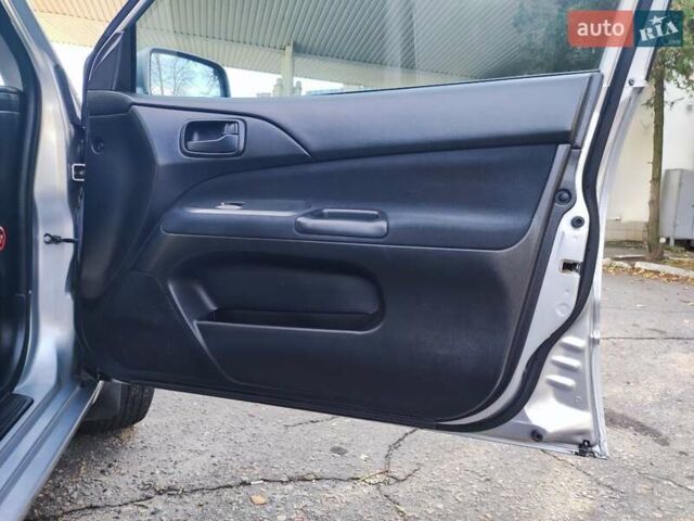 Сірий Міцубісі Lancer, об'ємом двигуна 1.58 л та пробігом 122 тис. км за 6300 $, фото 37 на Automoto.ua