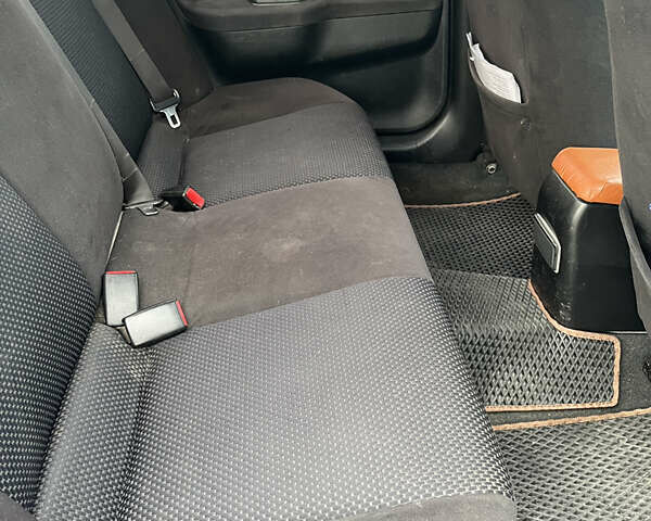 Серый Мицубиси Лансер, объемом двигателя 1.58 л и пробегом 232 тыс. км за 4900 $, фото 25 на Automoto.ua