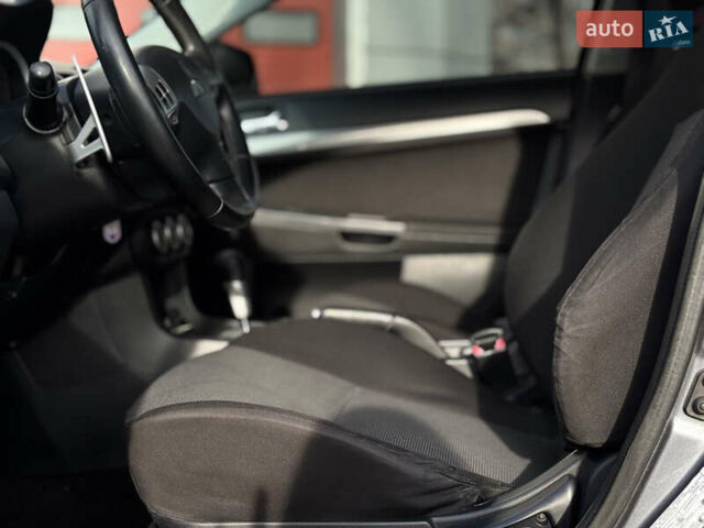 Сірий Міцубісі Lancer, об'ємом двигуна 2 л та пробігом 220 тис. км за 6800 $, фото 17 на Automoto.ua